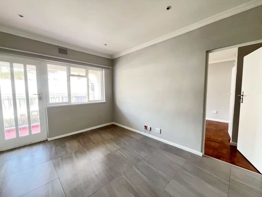 2 Bedroom Property for Sale in Sea Point Western Cape